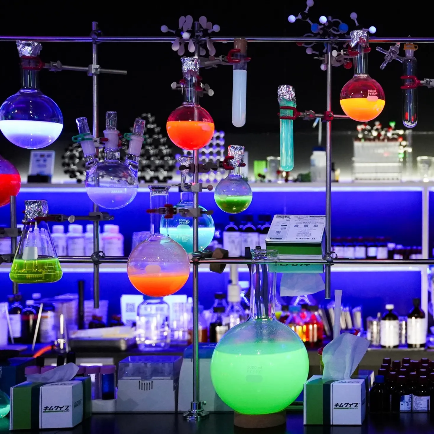 岡崎市のサイエンスバーの内装